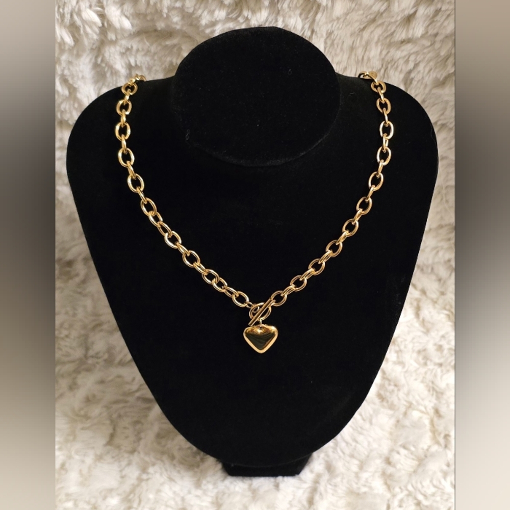 Stainless Steel Gold Overlay Heart Pendant Necklace with Oval Link Chain NWT‎